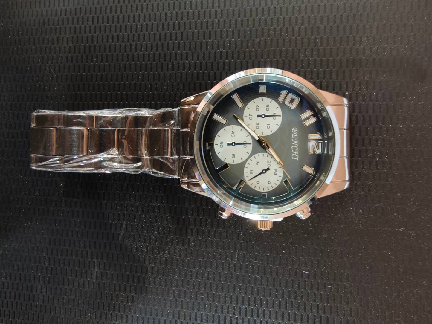 698402406-1