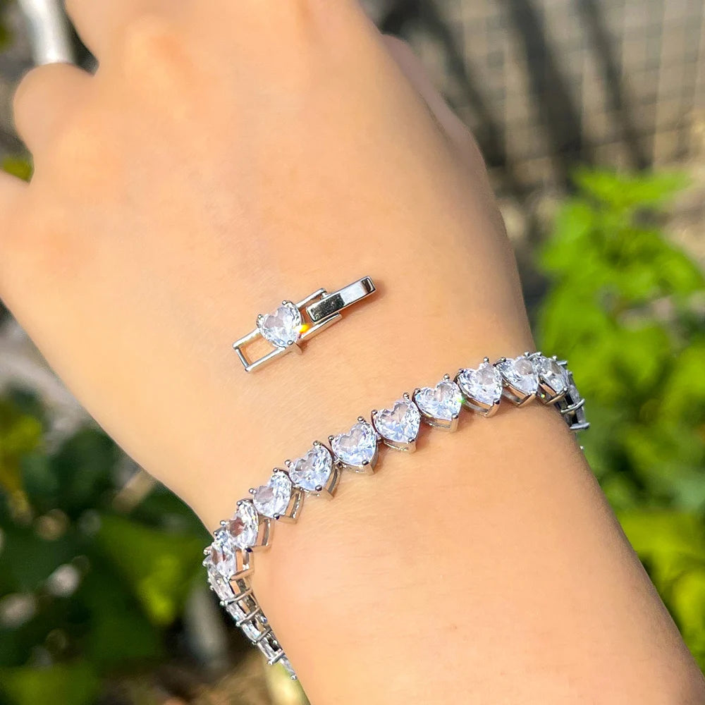 CWWZircons Chic Love Heart Shape Cubic Zirconia Stone Wedding Engagement Tennis Bracelet for Women Classic CZ Jewelry Gift CB293