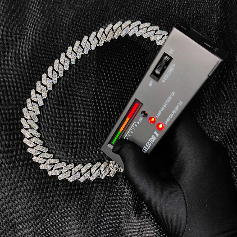 640784465-1