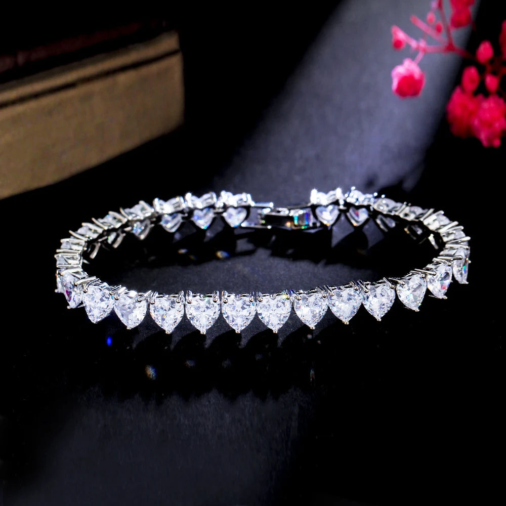 CWWZircons Chic Love Heart Shape Cubic Zirconia Stone Wedding Engagement Tennis Bracelet for Women Classic CZ Jewelry Gift CB293